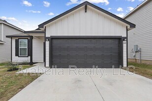 440 Lynwood Gold in New Braunfels, TX - Building Photo