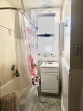 24 Brantford Pl, Unit 1 in Buffalo, NY - Building Photo - Building Photo