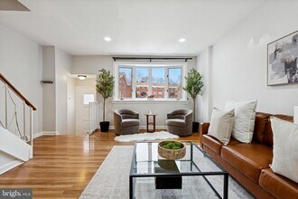 228 Rock St in Philadelphia, PA - Foto de edificio - Building Photo