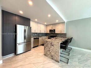 19380 Collins Ave in Sunny Isles Beach, FL - Building Photo - Building Photo