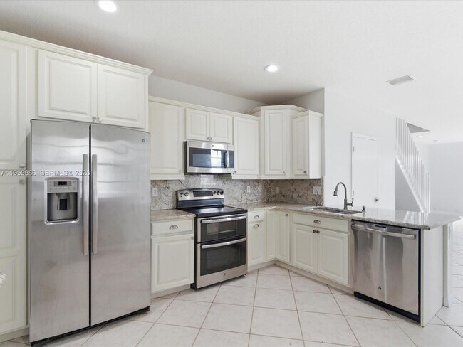 3776 San Simeon Cir in Weston, FL - Building Photo - Building Photo