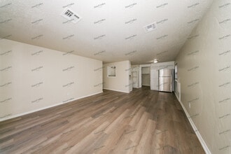 229 NW 87th St in Oklahoma City, OK - Building Photo - Building Photo