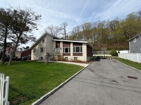 95 Valley in West Harrison, NY - Building Photo