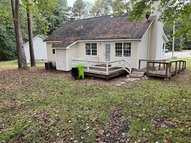 113 Cherrington Ct in Spring Hope, NC - Foto de edificio - Building Photo