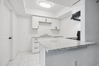 1938 Upland Dr in Houston, TX - Building Photo - Building Photo