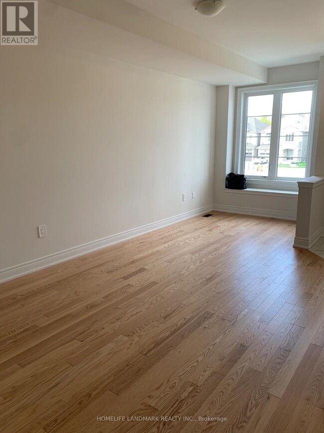 2814 Tippett Mews in Pickering, ON - Building Photo - Building Photo
