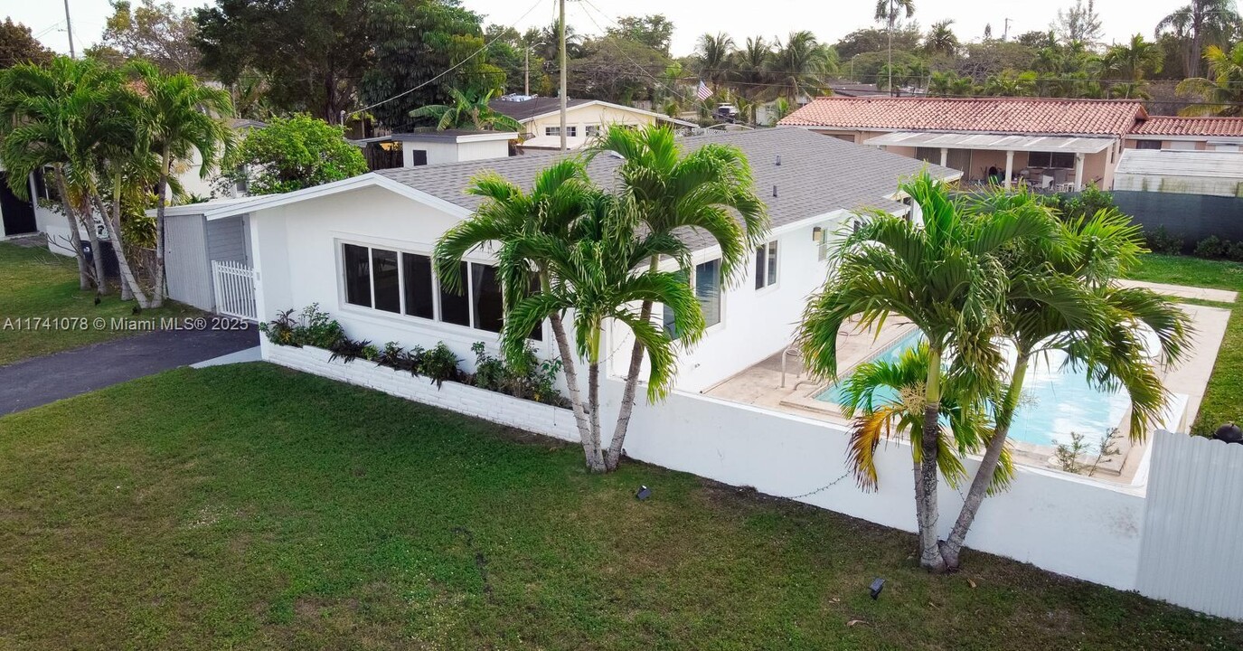 8822 SW 41st Terrace in Miami, FL - Building Photo