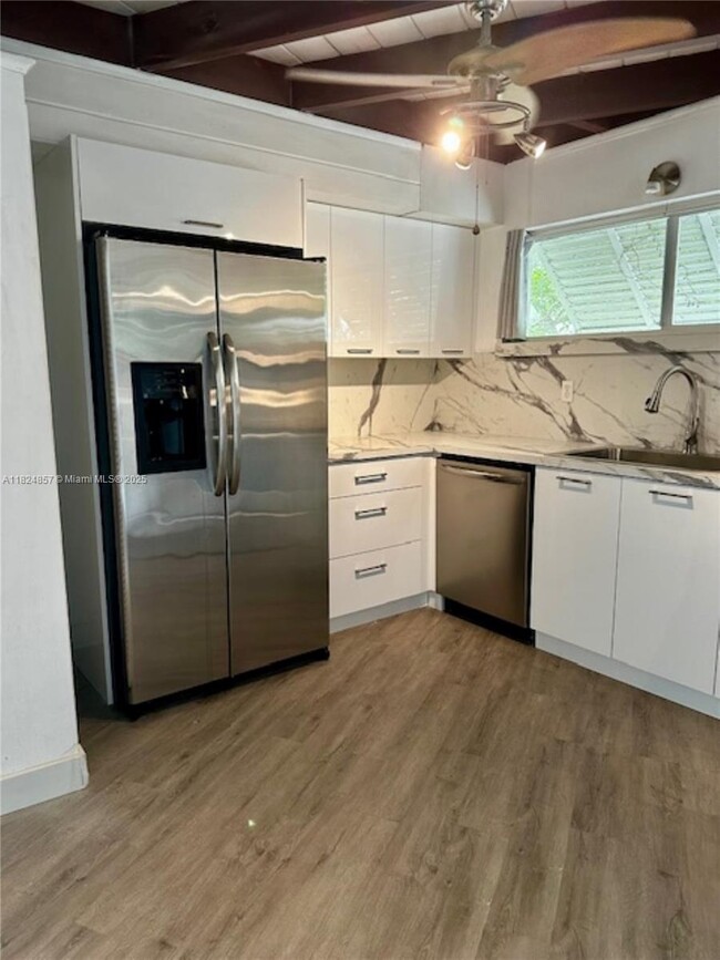 2394 NE 136th Ln in North Miami Beach, FL - Building Photo - Building Photo