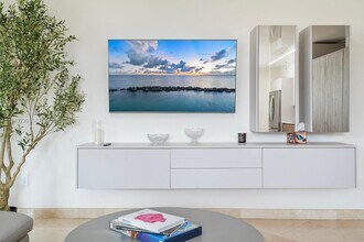 17555 Atlantic Blvd in Sunny Isles Beach, FL - Foto de edificio - Building Photo