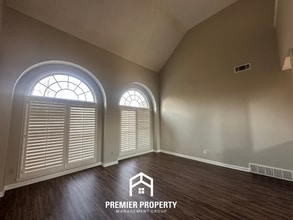 8813 Bredbury Cove E in Memphis, TN - Building Photo - Building Photo
