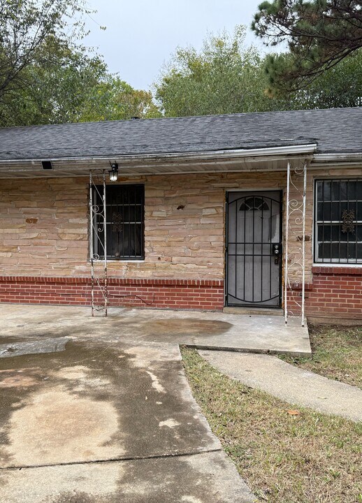 3968 Oak St in Montgomery, AL - Building Photo