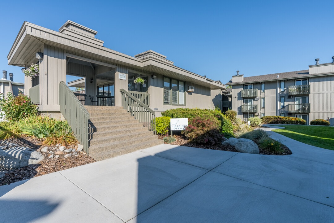 Greenrich Village in Spokane, WA - Foto de edificio