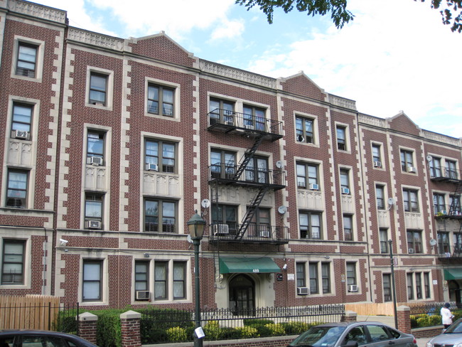 489 Eastern Pky in Brooklyn, NY - Building Photo - Building Photo