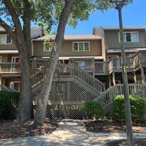 50 Yacht Cv Dr in Hilton Head Island, SC - Building Photo