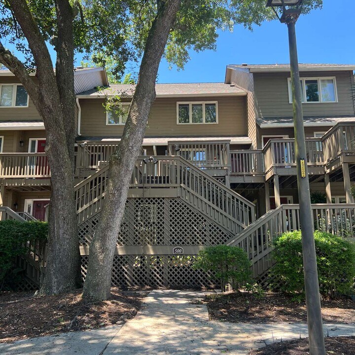 50 Yacht Cv Dr in Hilton Head Island, SC - Building Photo
