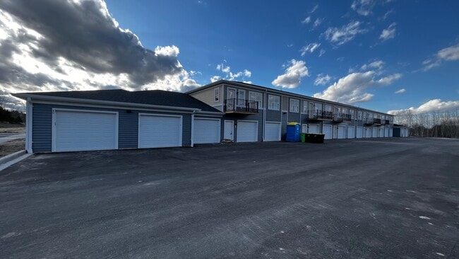 Poplar Grove Apartments in Mayville, WI - Building Photo - Building Photo
