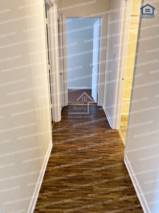 430 Oriole Dr in McMinnville, TN - Foto de edificio - Building Photo