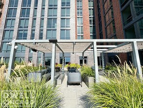 710 N Aberdeen St, Unit 1 in Chicago, IL - Foto de edificio - Building Photo