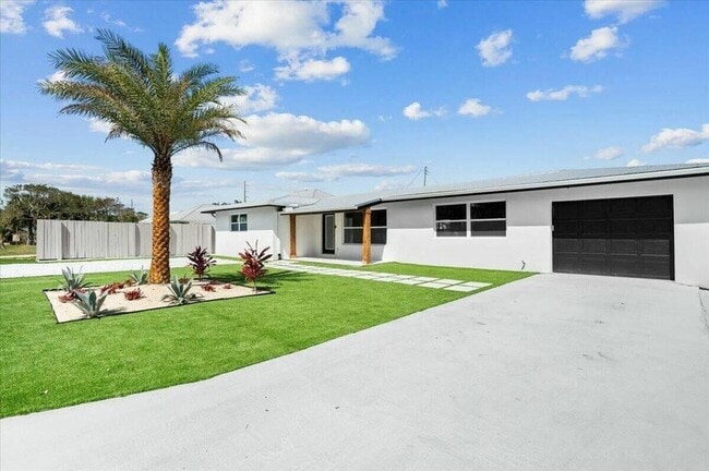 12994 SE Papaya St in Hobe Sound, FL - Building Photo - Building Photo