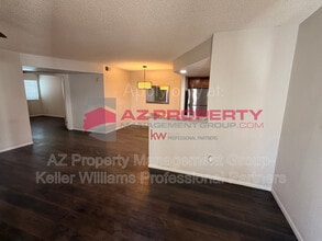 16402 N 31st St in Phoenix, AZ - Foto de edificio - Building Photo