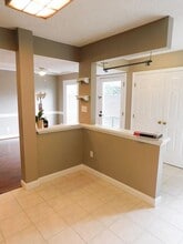 7010 Sandy Forks Rd in Raleigh, NC - Foto de edificio - Building Photo