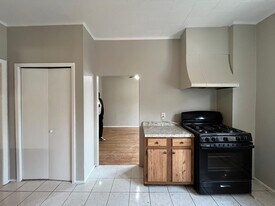 326 Avenue E, Unit 3R in Bayonne, NJ - Building Photo