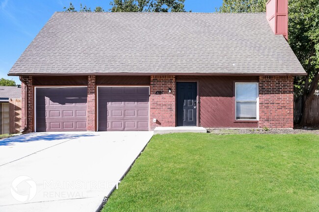 property at 445 Larkspur Ct