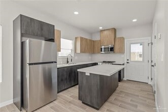 101 Yosemite Dr, Unit 3 in Mission, TX - Building Photo - Building Photo