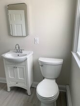 7 West Ave, Unit 2nd Floor in Ocean City, NJ - Building Photo - Building Photo