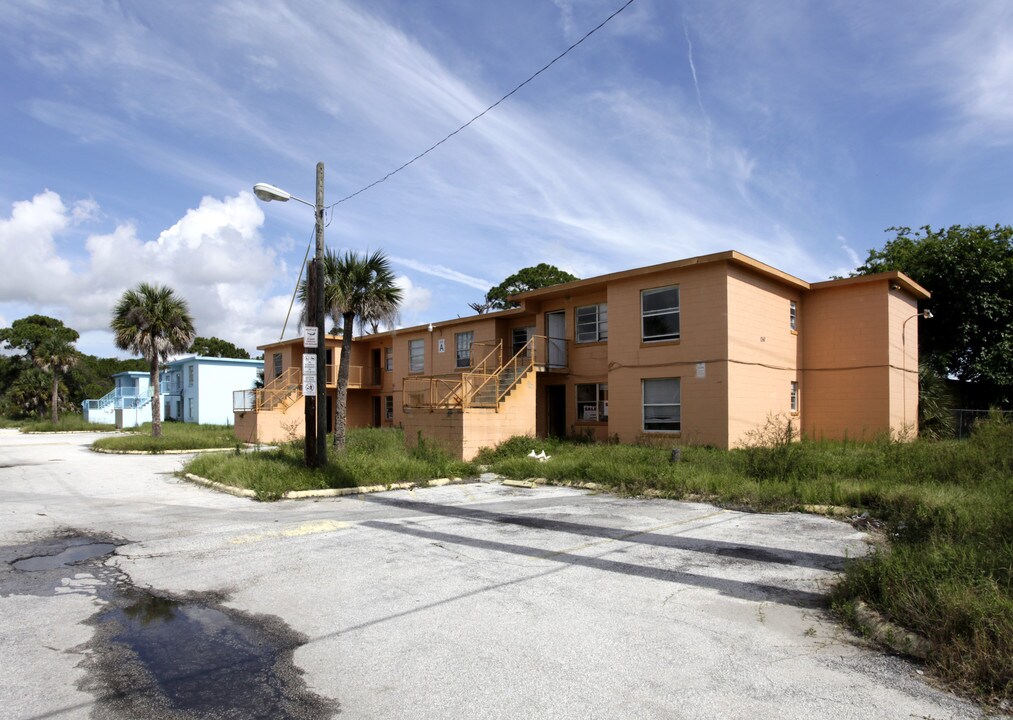 Williams Apartments in Titusville, FL - Building Photo