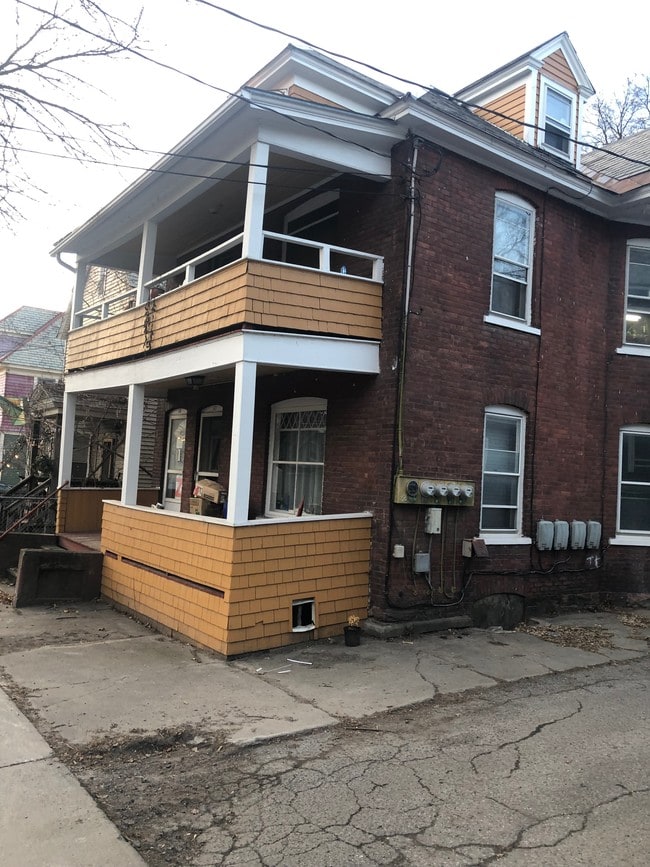 58 King St, Unit 1 in Burlington, VT - Foto de edificio - Building Photo