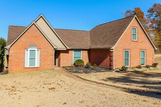 7658 Shadow Hills Dr in Arlington, TN - Building Photo - Building Photo