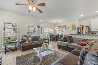 104 Camelot Pl Ct in Conroe, TX - Building Photo - Building Photo