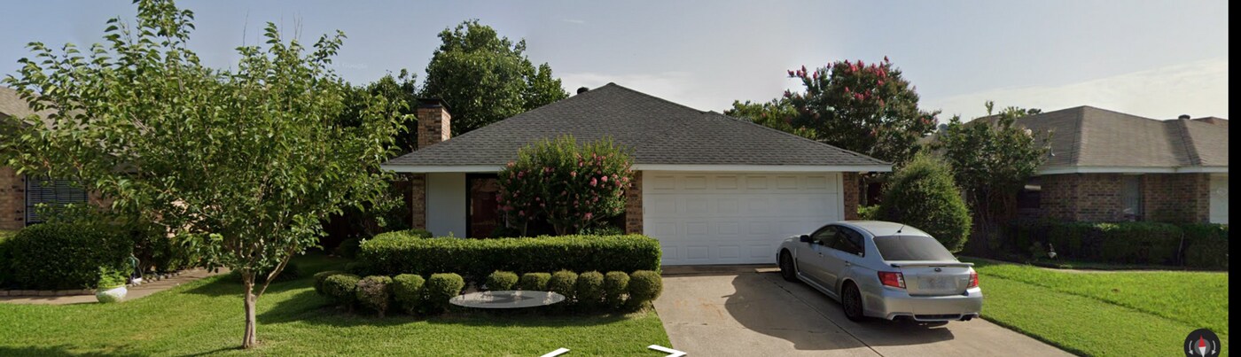 2019 Chalfont Dr in Carrollton, TX - Foto de edificio