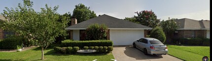 2019 Chalfont Dr in Carrollton, TX - Building Photo - Building Photo