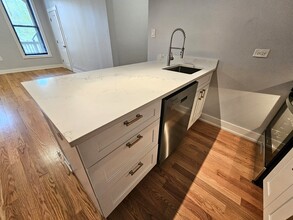 1415 W Erie St, Unit 2R in Chicago, IL - Building Photo - Building Photo