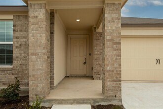 443 Sebring Cir in Hutto, TX - Building Photo - Building Photo
