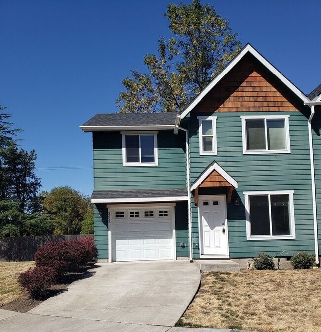 property at 3635 E Amazon Dr