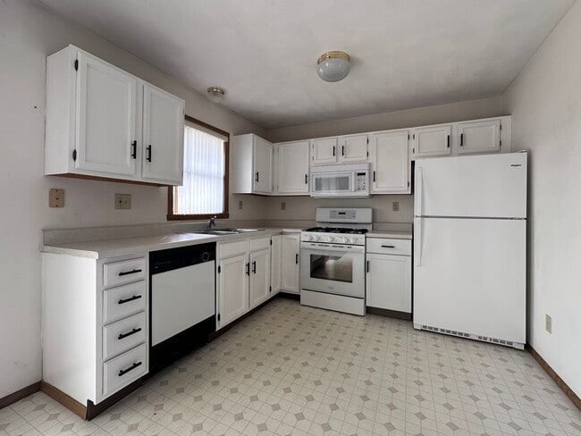 6497 Maeve Ln in Rockford, IL - Foto de edificio - Building Photo