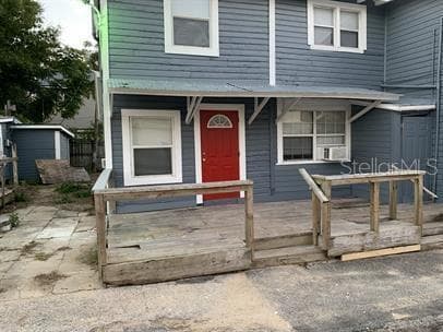 property at 113 S Grove St