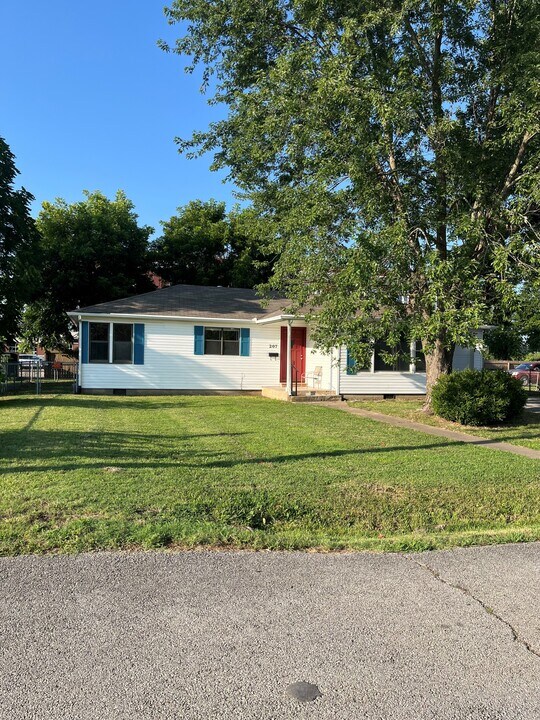 207 SW 7th St in Bentonville, AR - Foto de edificio