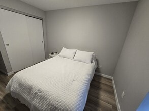 475 St Anne's Rd in Winnipeg, MB - Building Photo - Building Photo