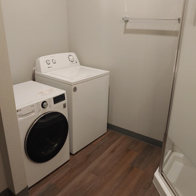 1520 E Berry St-Unit -105 in Fort Wayne, IN - Building Photo - Building Photo