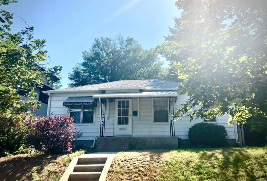 2558 S Gilpin St in Denver, CO - Foto de edificio