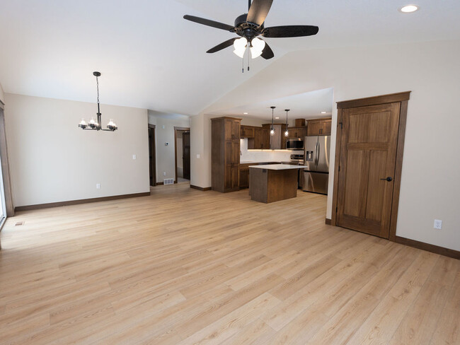 844 Glacier Dr in Altoona, WI - Building Photo - Building Photo