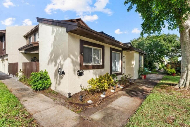 5312 Bosque Ln