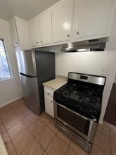 1114 W 18th St in Los Angeles, CA - Building Photo - Building Photo