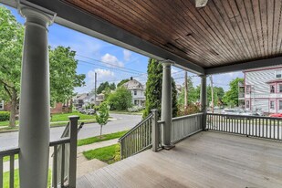 72 Hungerford Terrace in Burlington, VT - Building Photo