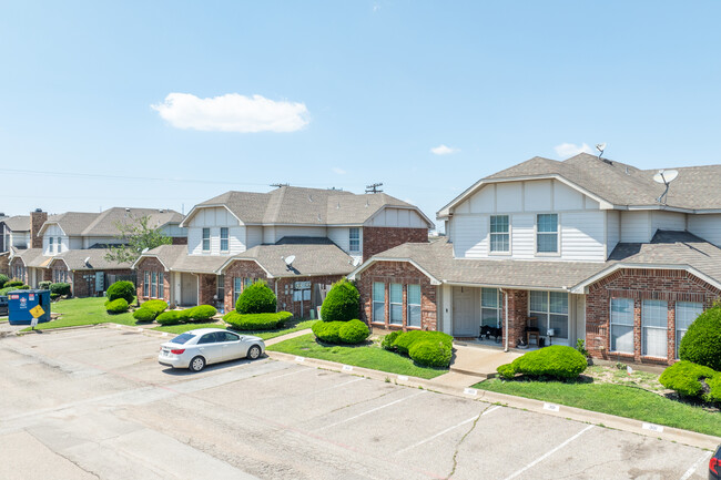 Deerchase Condominiums in Duncanville, TX - Building Photo - Building Photo