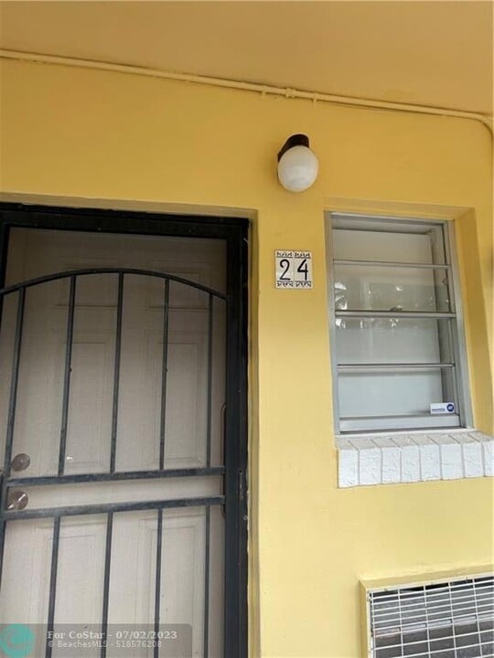 20200 NE 27th Ct Photo